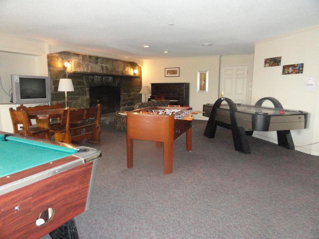 4 Seasons At Beech Mountain Hotel Exterior photo