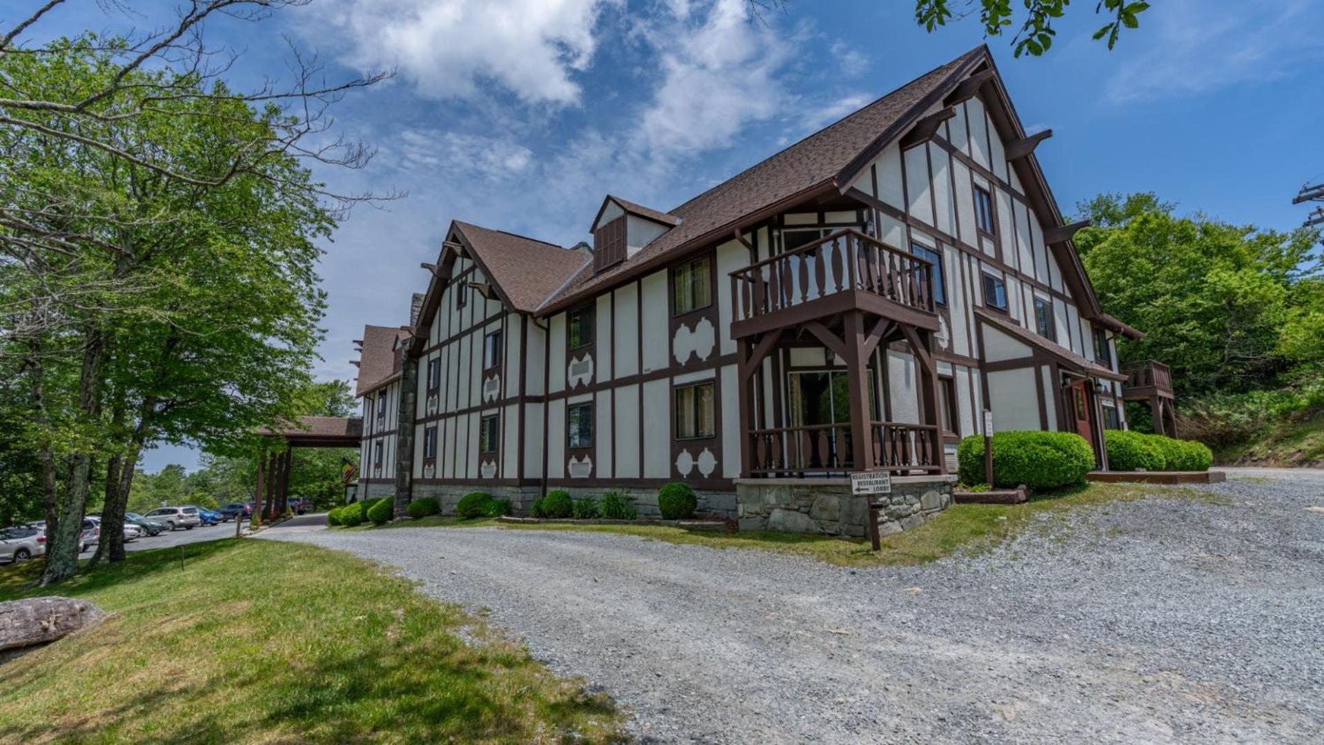 4 Seasons At Beech Mountain Hotel Exterior photo