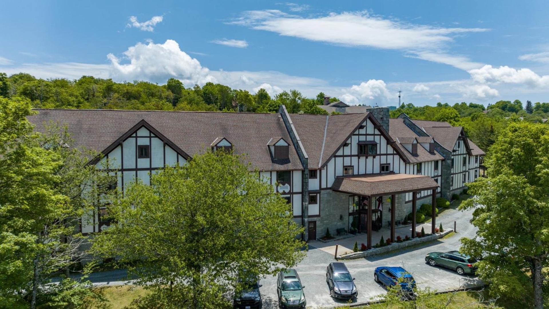 4 Seasons At Beech Mountain Hotel Exterior photo