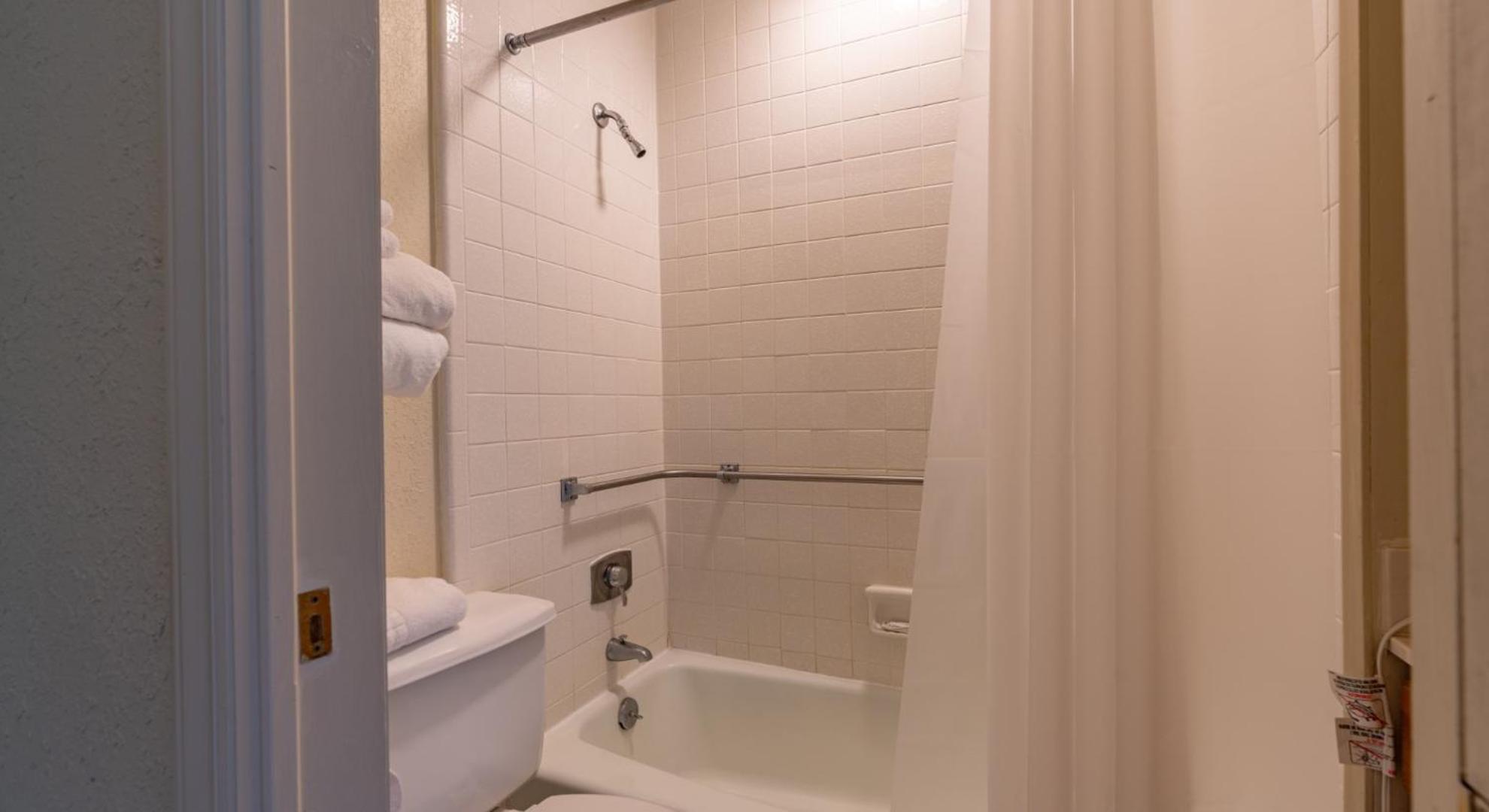 4 Seasons At Beech Mountain Hotel Room photo