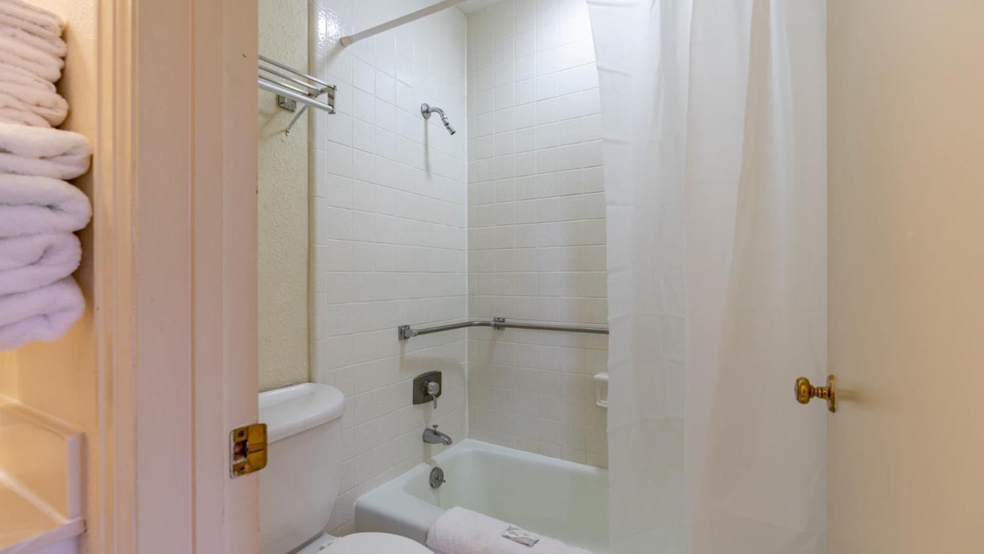 4 Seasons At Beech Mountain Hotel Room photo