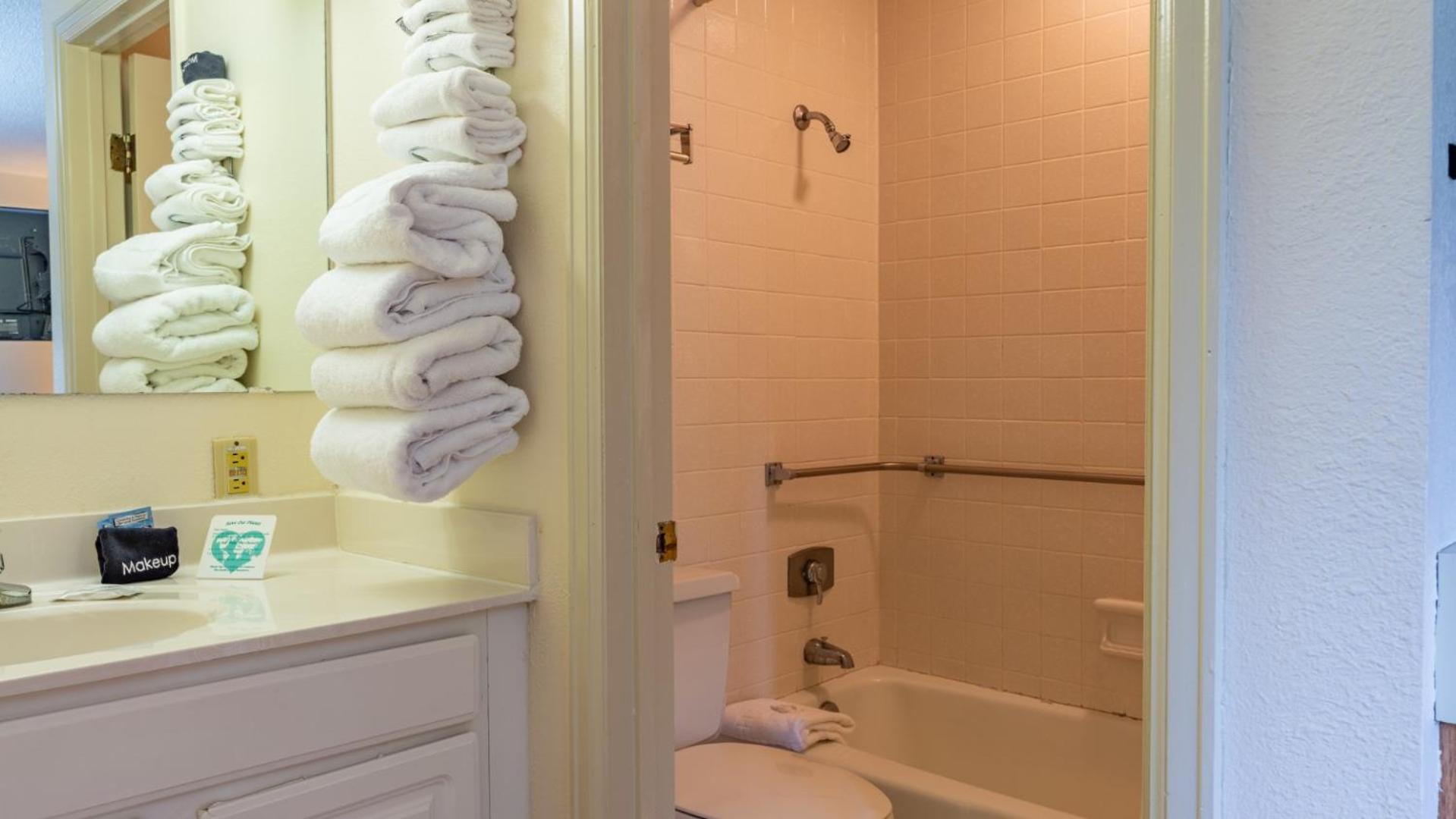 4 Seasons At Beech Mountain Hotel Room photo