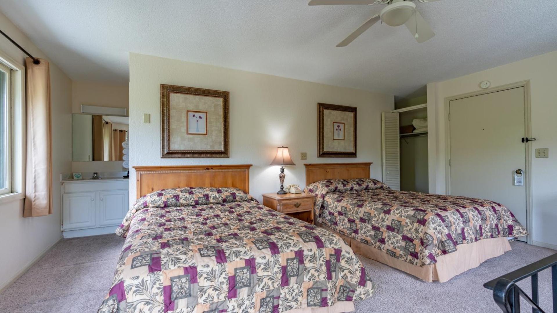 4 Seasons At Beech Mountain Hotel Room photo