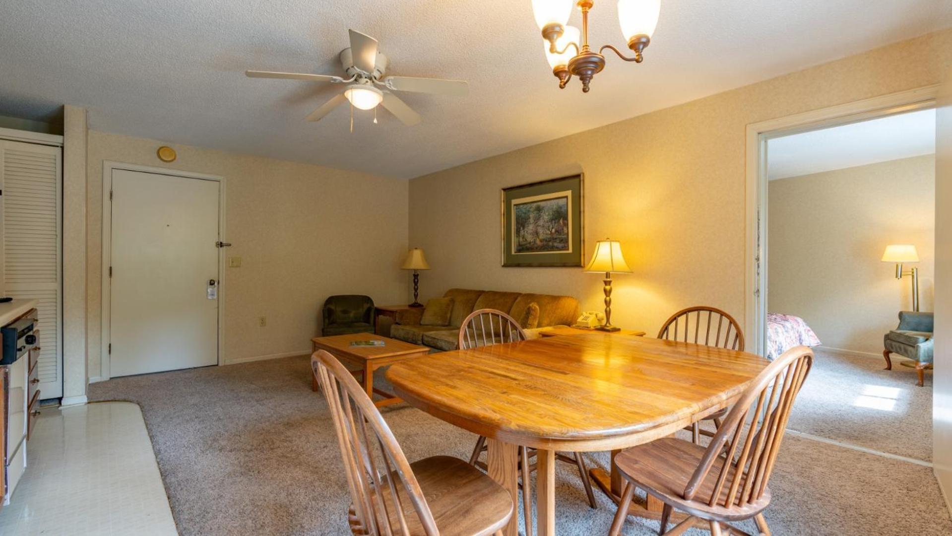 4 Seasons At Beech Mountain Hotel Room photo