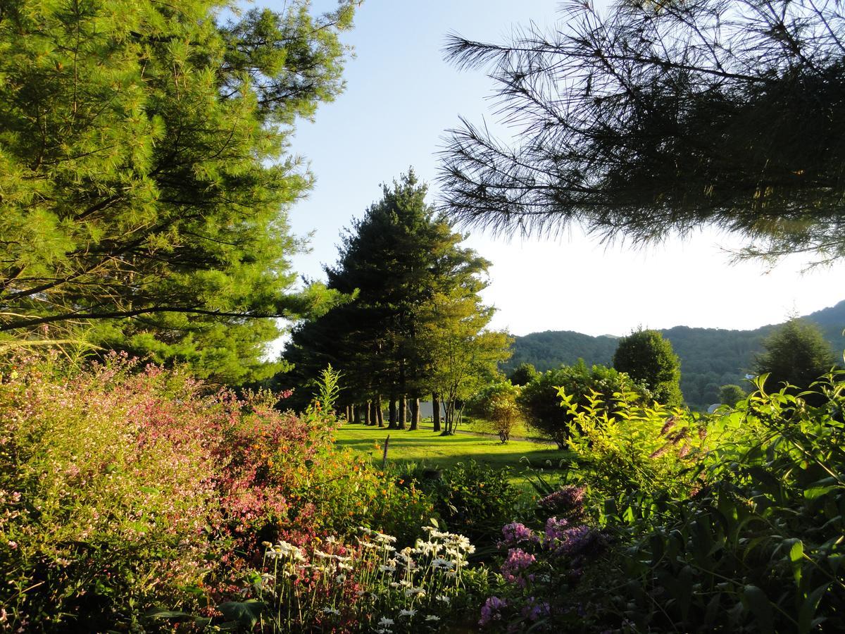 4 Seasons At Beech Mountain Hotel Exterior photo